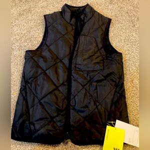 NWT All in motion black insulated puffer vest - S